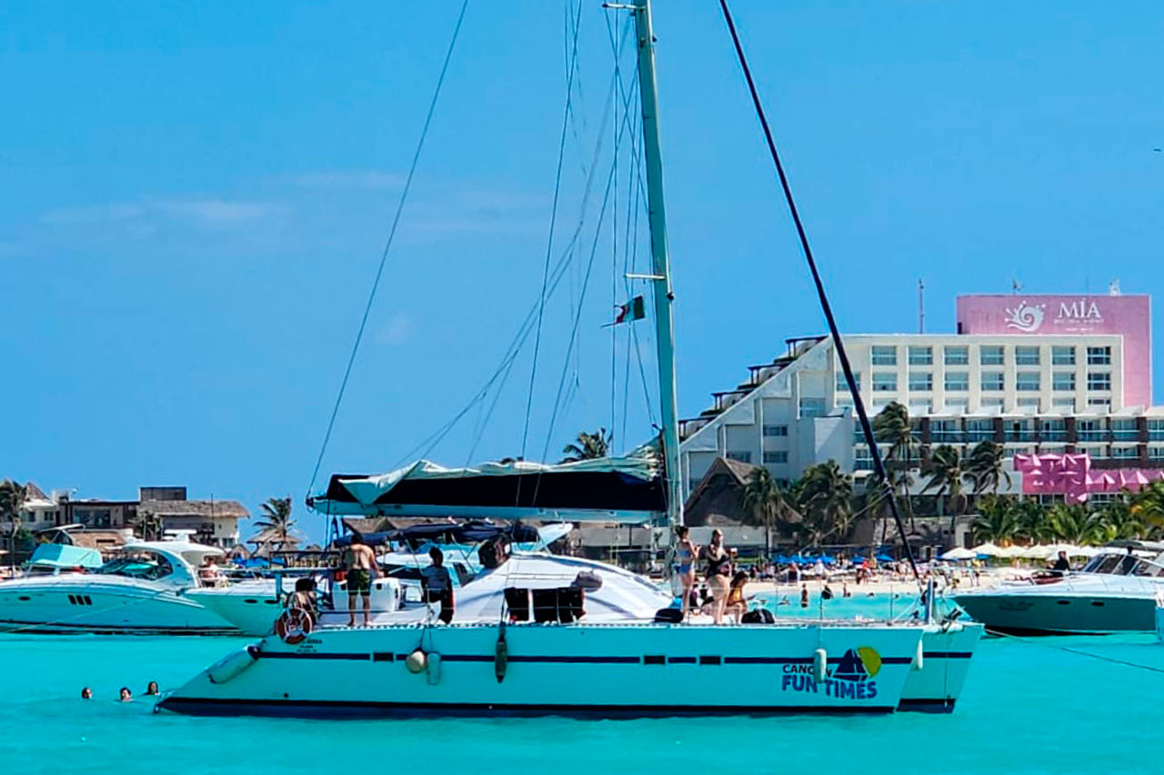 fun catamaran cancun